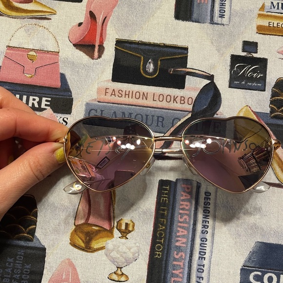 Betsey Johnson ombré aviator sunglasses - Picture 2 of 10